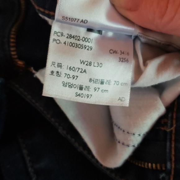 Levi's - Picture 4 of 6